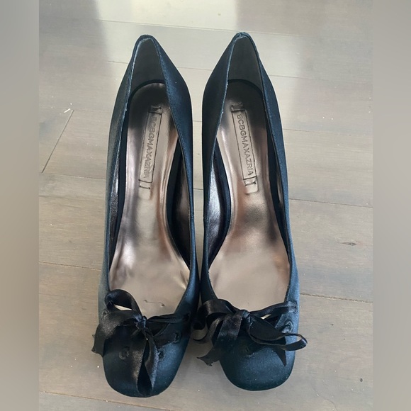 BCBG heels size 9 - Picture 2 of 4